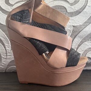 NWT L.A.M.B. Taupe and Black Platform Wedge Sandals